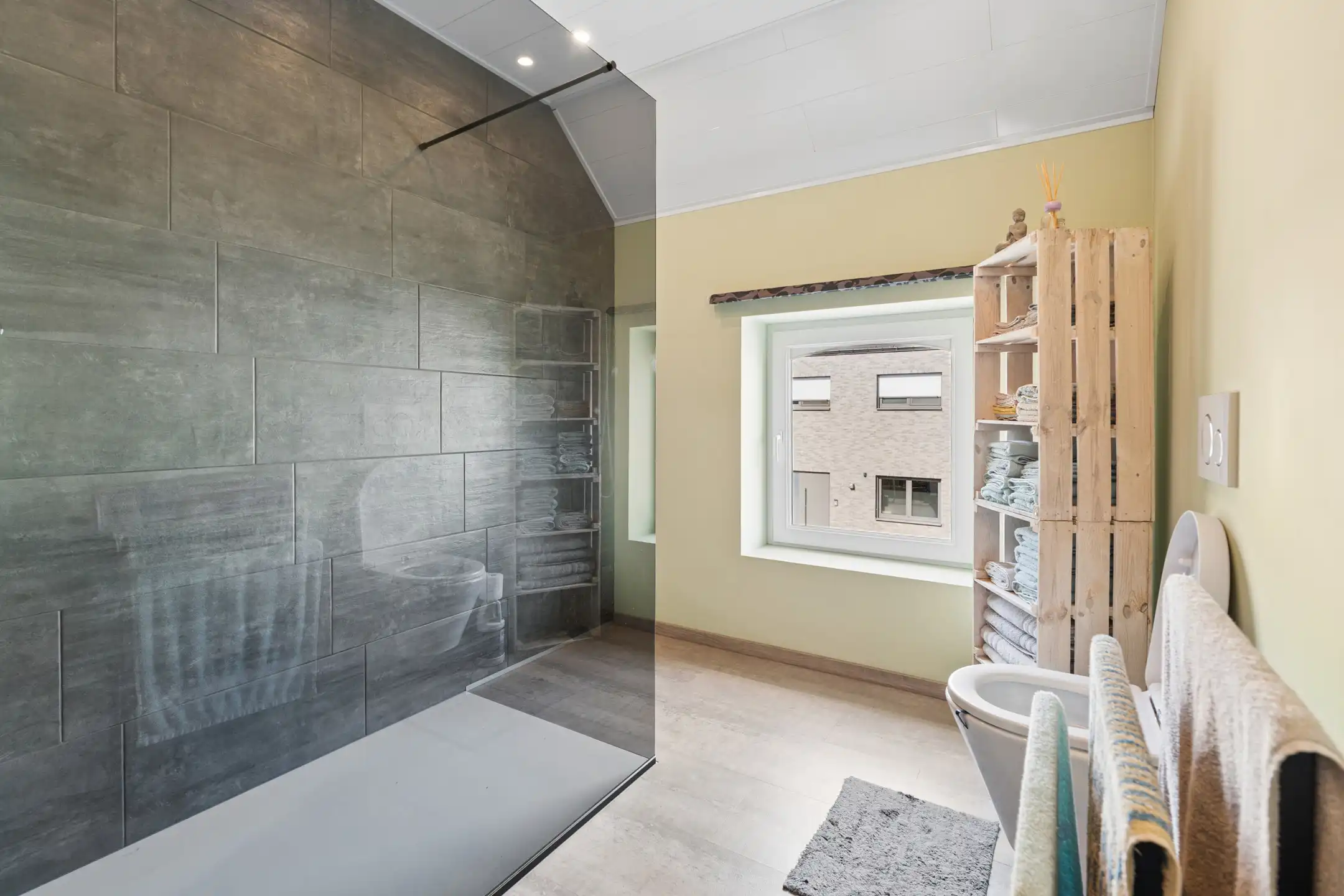 Gerenoveerde gezinswoning in doodlopende straat foto 20