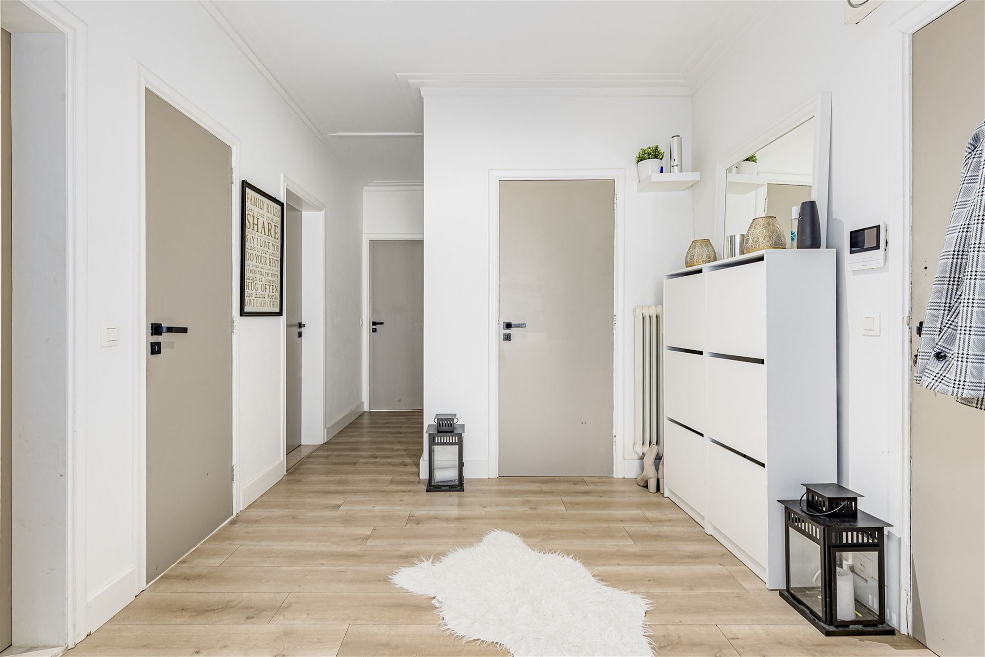 Ruim appartement met 3 slpk en garagebox te Wilrijk foto 9