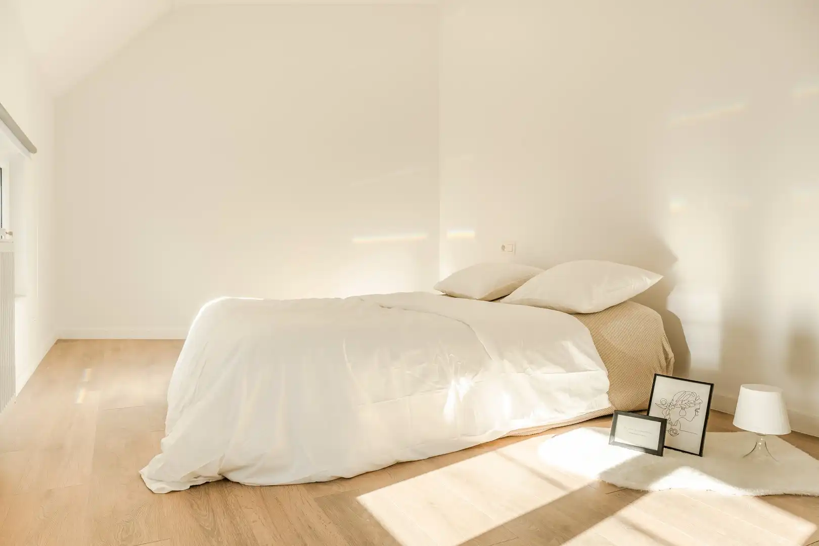 Gerenoveerde  ruime gezinswoning te Burcht. foto 6