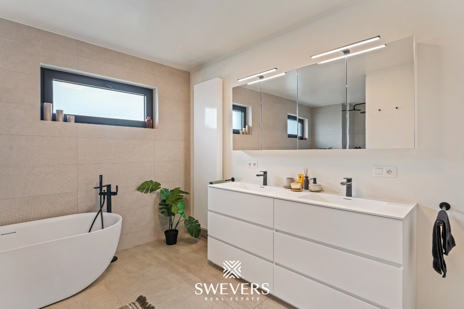 Ruime gerenoveerde villa (306m²) met praktijkmogelijkheden op ZW-perceel (24a68ca) foto 10