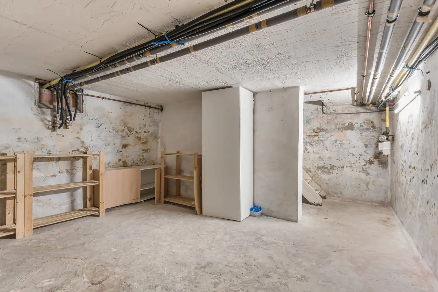 Instapklare, gerenoveerde halfopen bebouwing met 3 slaapkamers op ruim perceel in Sint-Truiden foto 19