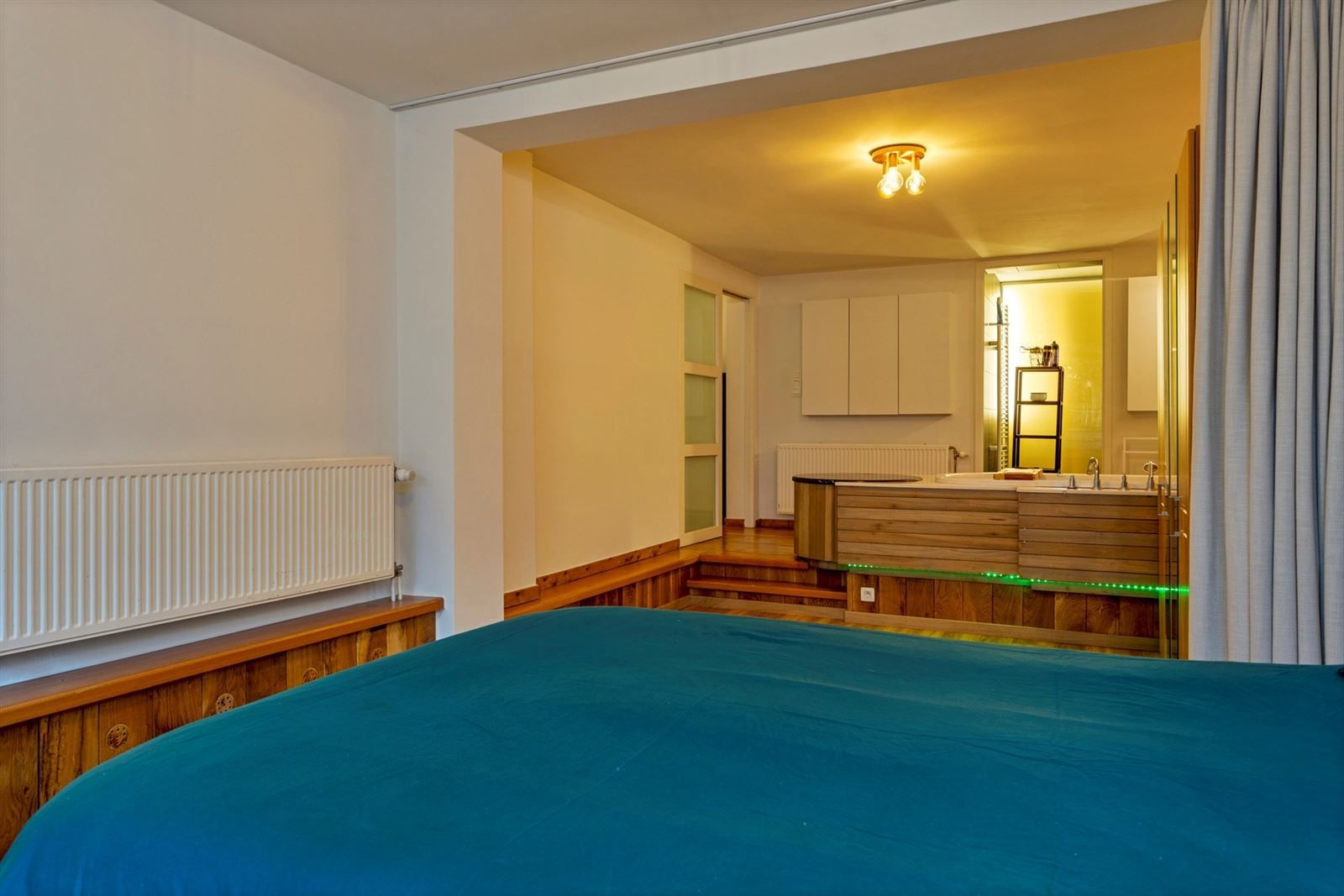 Gelijkvloers gemeubeld 1 slaapkamer appartement met tuin op A-locatie foto 15