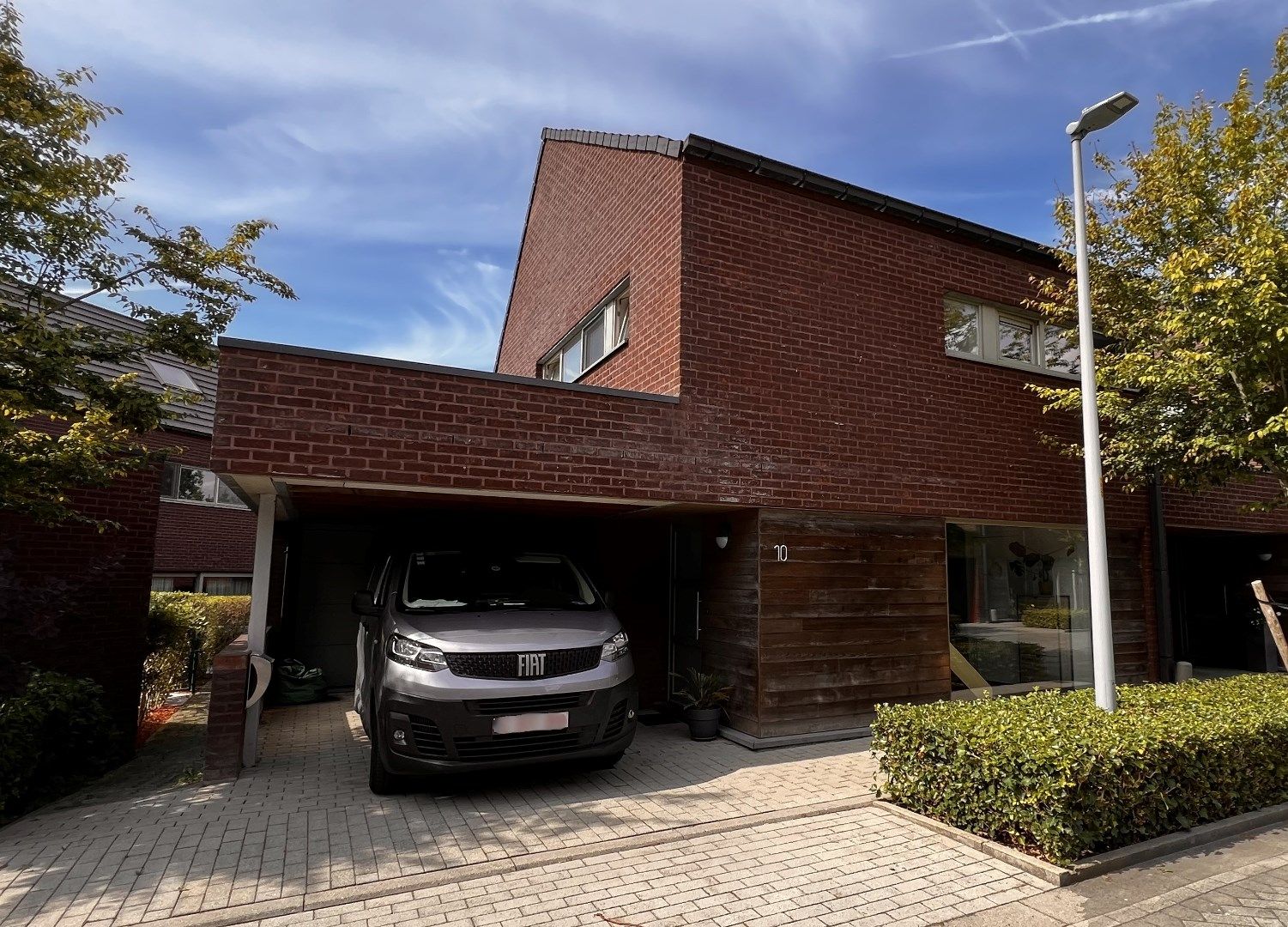 INSTAPKLARE WONING MET 3 SLAAPKAMERS, GARAGE EN TUIN IN ZONNEBEKE foto {{pictureIndex}}