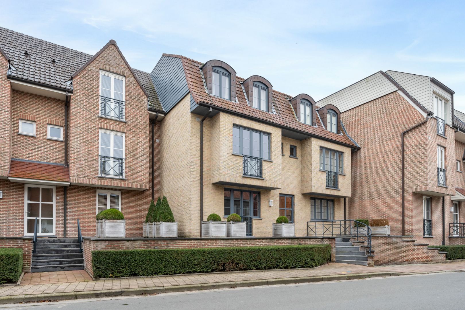 Instapklaar appartement met ruim zonneterras foto 1