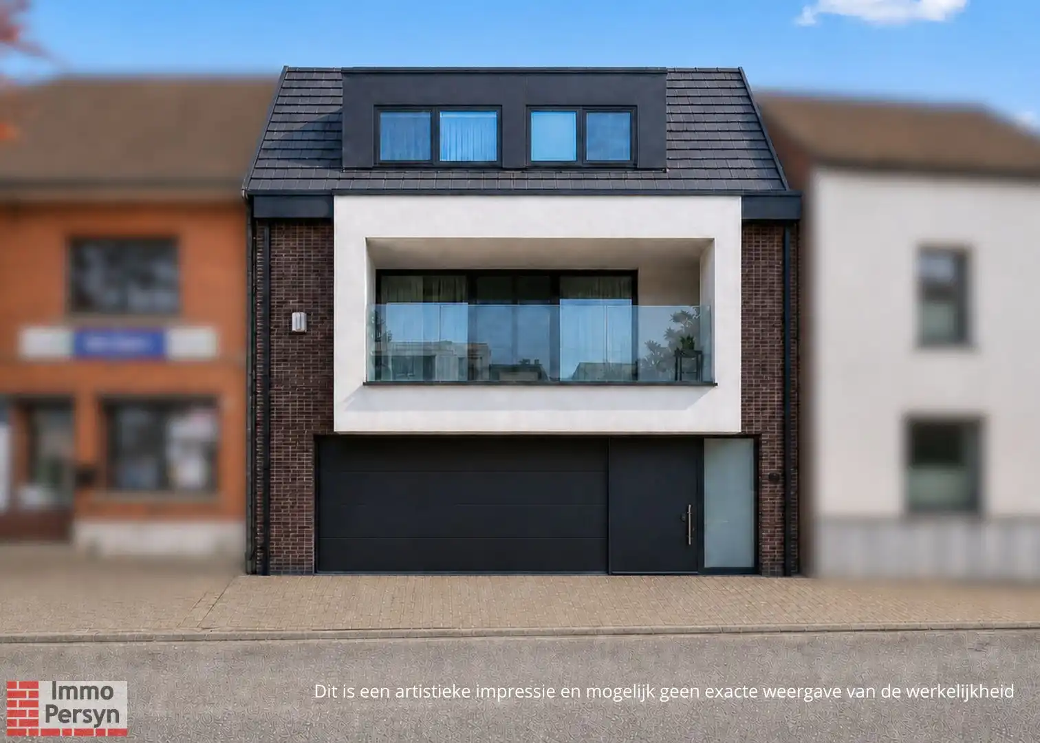 Te renoveren woning met zuidtuin en achteringang met garages foto 2