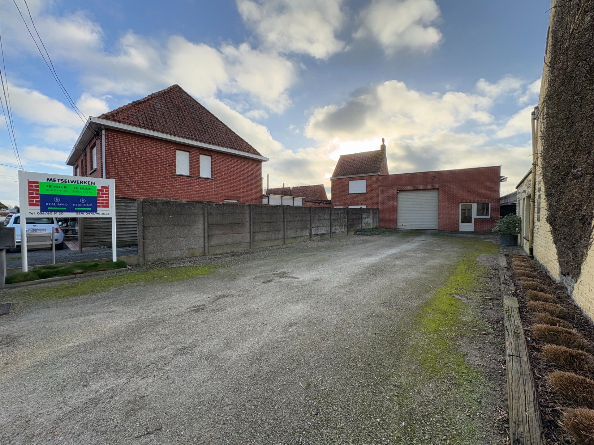 Polyvalent magazijn nabij centrum Waregem en verbindingswegen foto 2