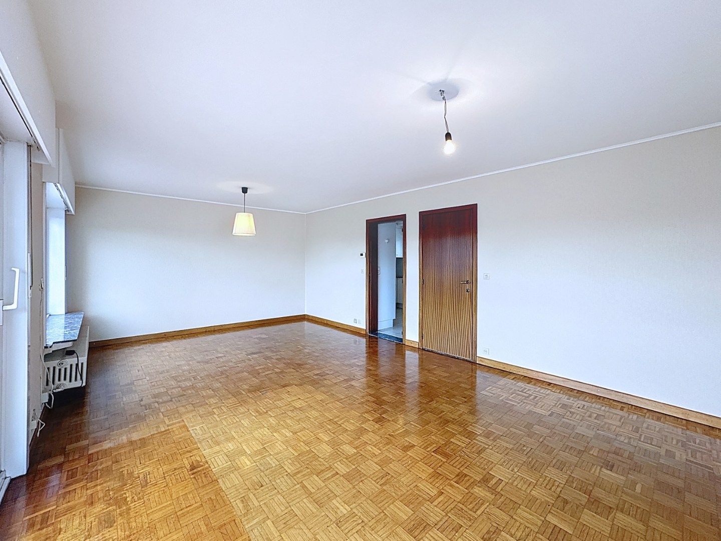 Ruime woning met 3 slaapkamers en garage foto 2