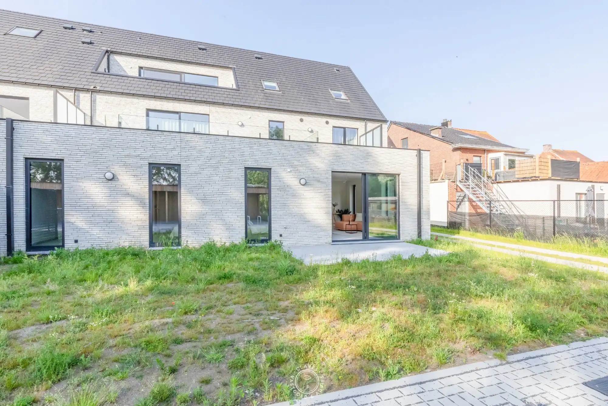 Deluxe drieslaapkamerappartement met privatieve tuin foto 11
