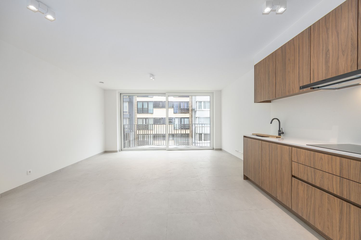 Nieuwbouwappartement te koop in het centrum van Oostende foto {{pictureIndex}}