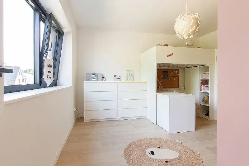 Zeer recent, doordacht en ingrijpend gerenoveerde gezinswoning gelegen op een zeer gewilde locatie! foto 19