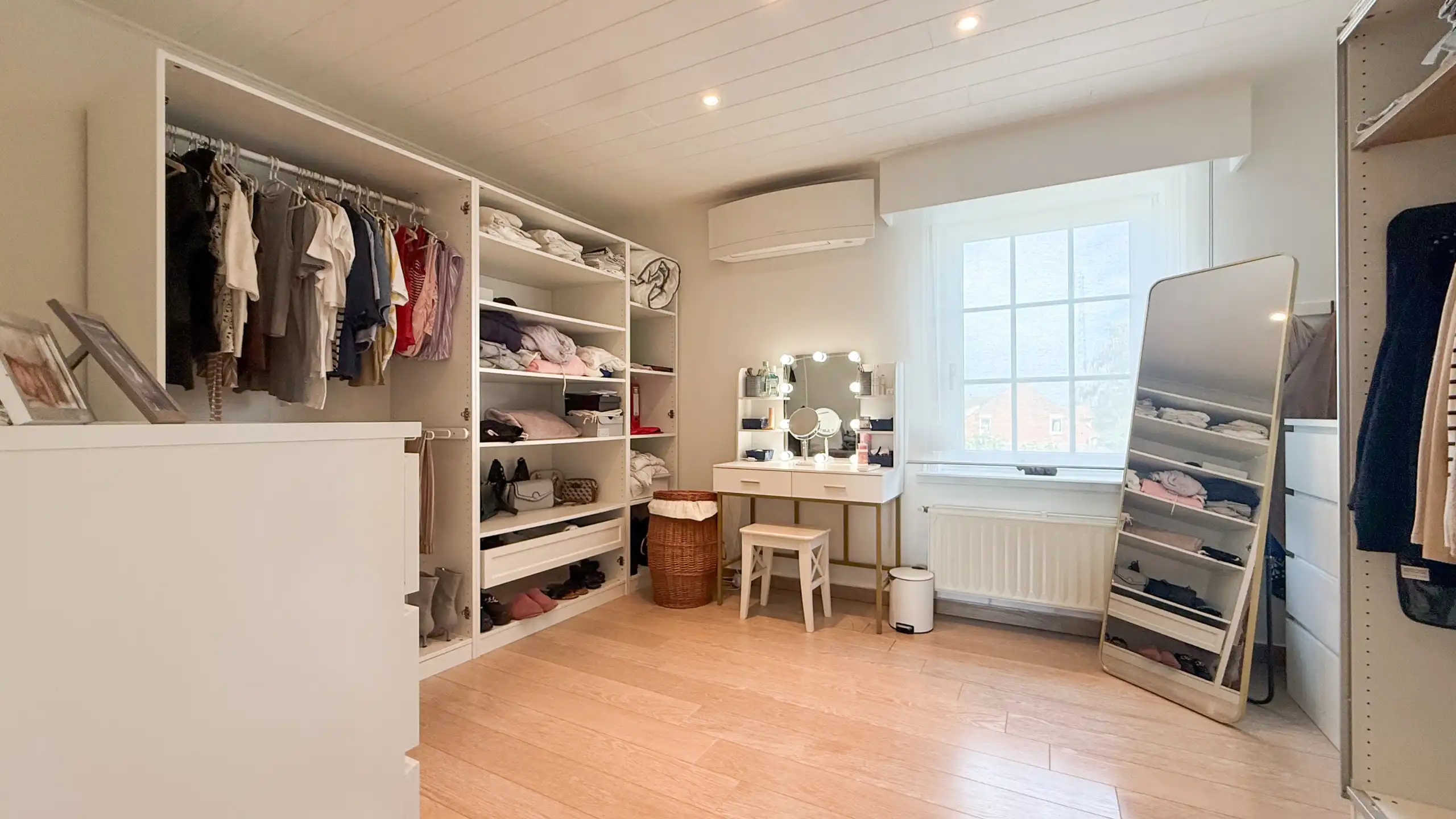 Ruime woning van 235m² met 4slpks, kelder en EPC B!  foto 33