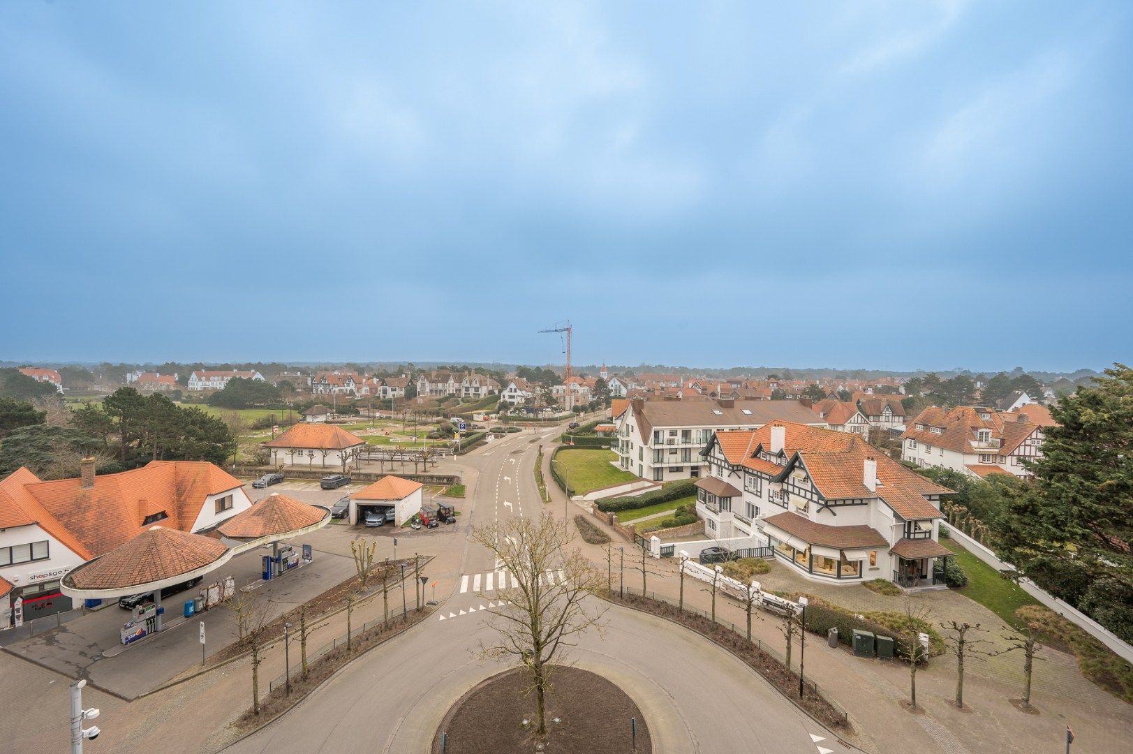 Uitstekend gelegen appartement met 3 slaapkamers in hartje Zoute op de Kustlaan aan de minigolf foto 3