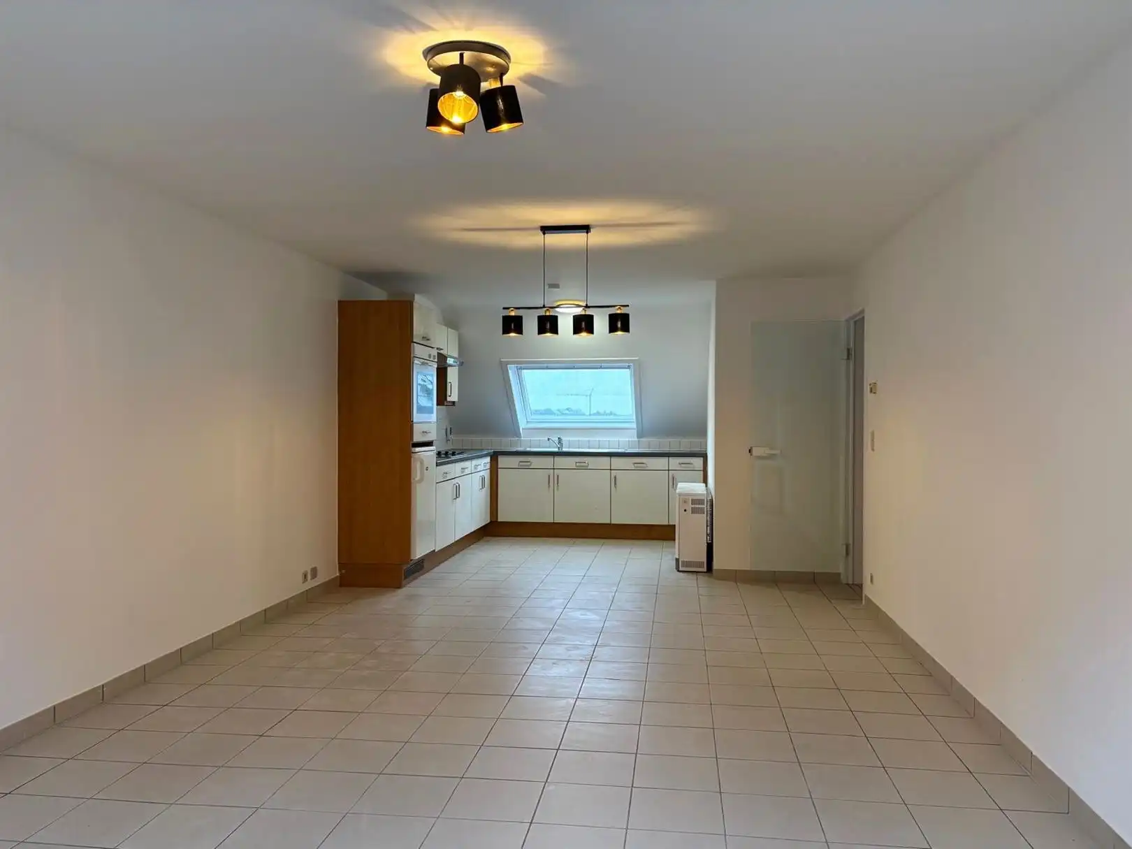 Ongemeubeld duplex appartement met 2 slaapkamers foto 8