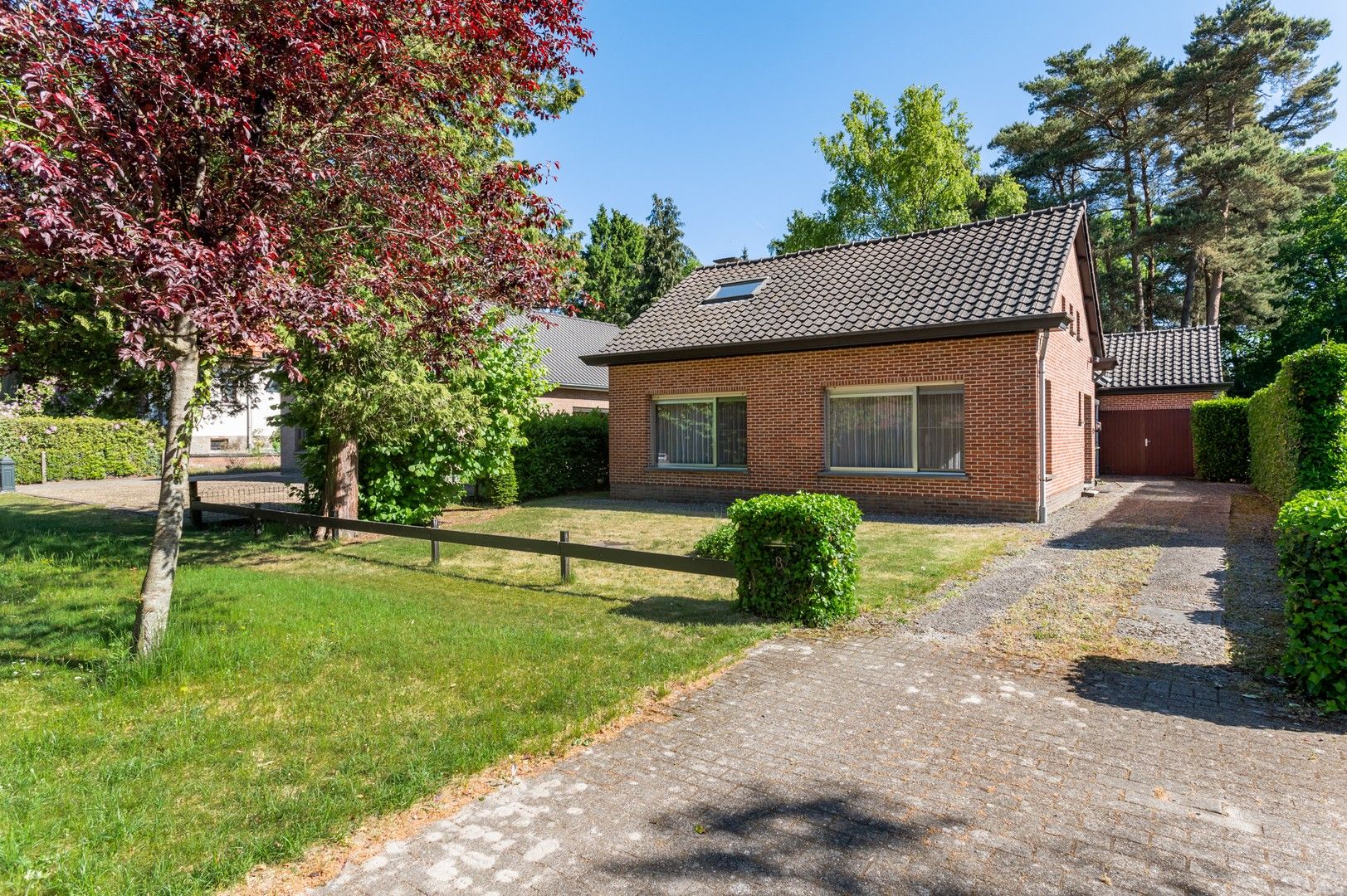 Hoofdfoto van de publicatie: Vrijstaande woning met grote tuin in rustige buurt