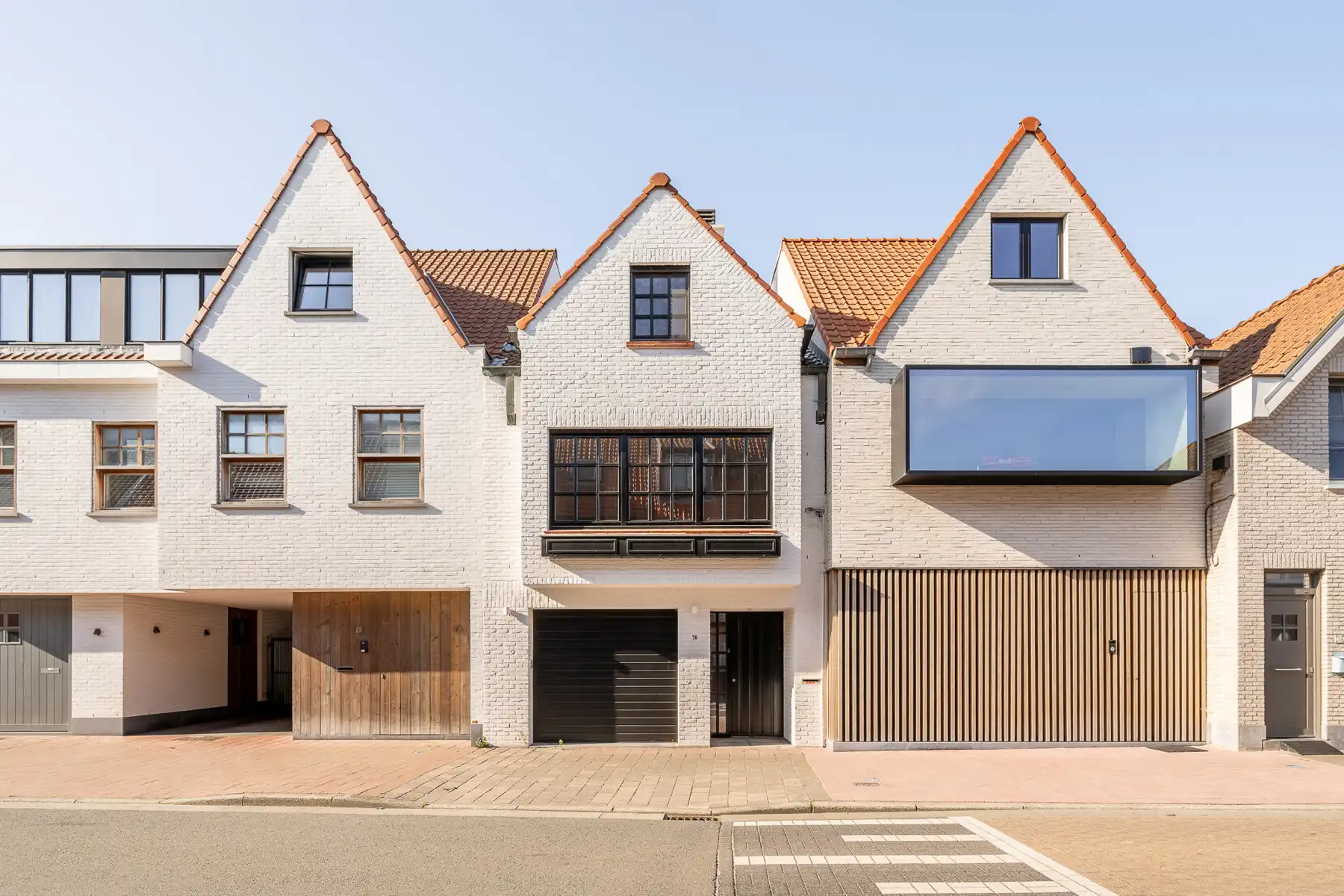 Pittoreske ongemeubelde woning met garage gelegen in Oud Knokke foto {{pictureIndex}}