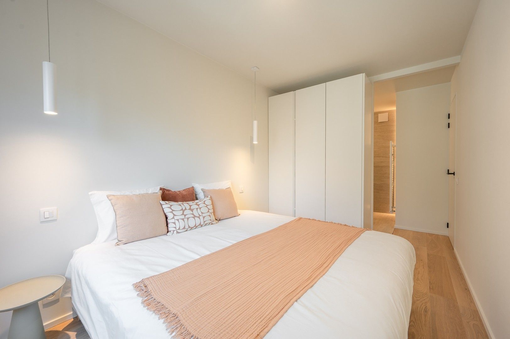 Volledig gerenoveerd appartement met zuidgericht terras heel centraal gelegen op de Kustlaan. foto 11