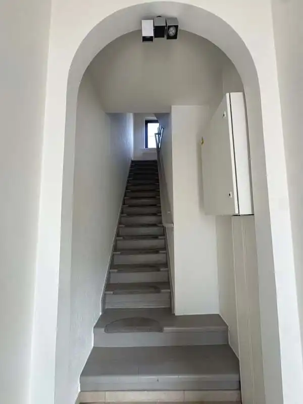 Gerenoveerde 3-slaapkamerwoning met ruim TERRAS te huur in Sint-Michiels Brugge foto 4