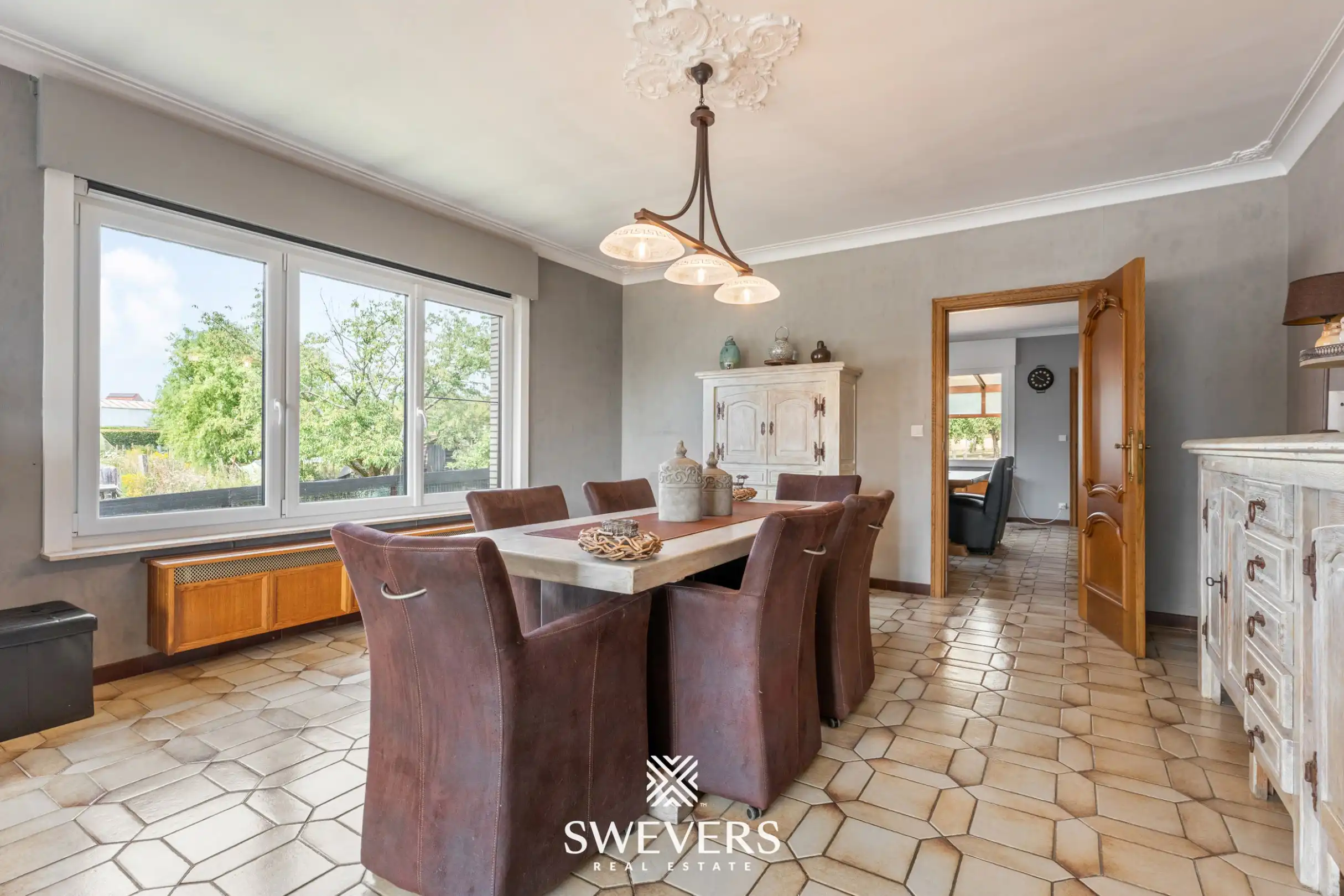 Ruime open bebouwing met 415 m² bewoonbare oppervlakte op 15a 50ca  foto 8