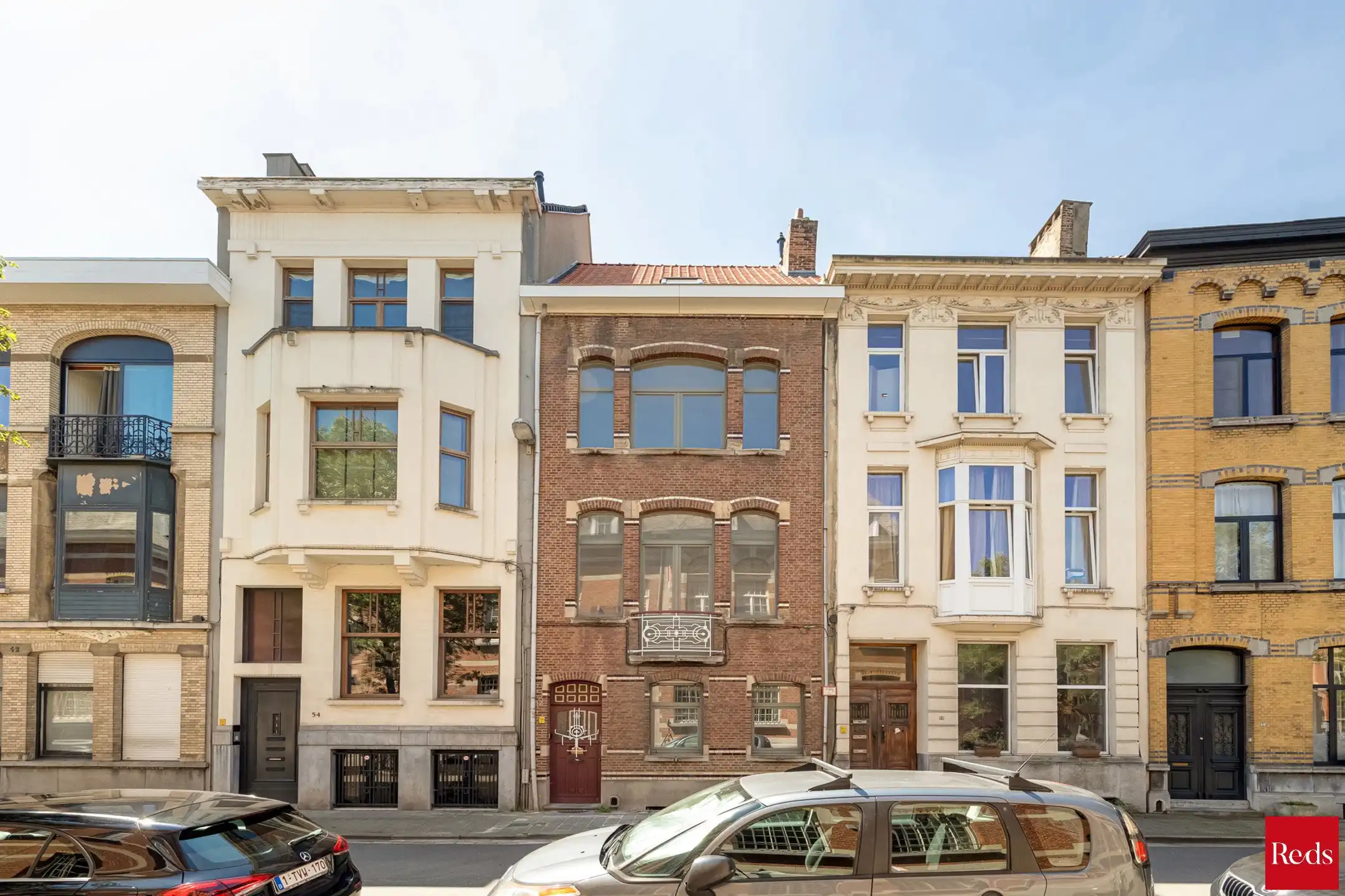 Karaktervol herenhuis met stadstuin en dakterras foto {{pictureIndex}}
