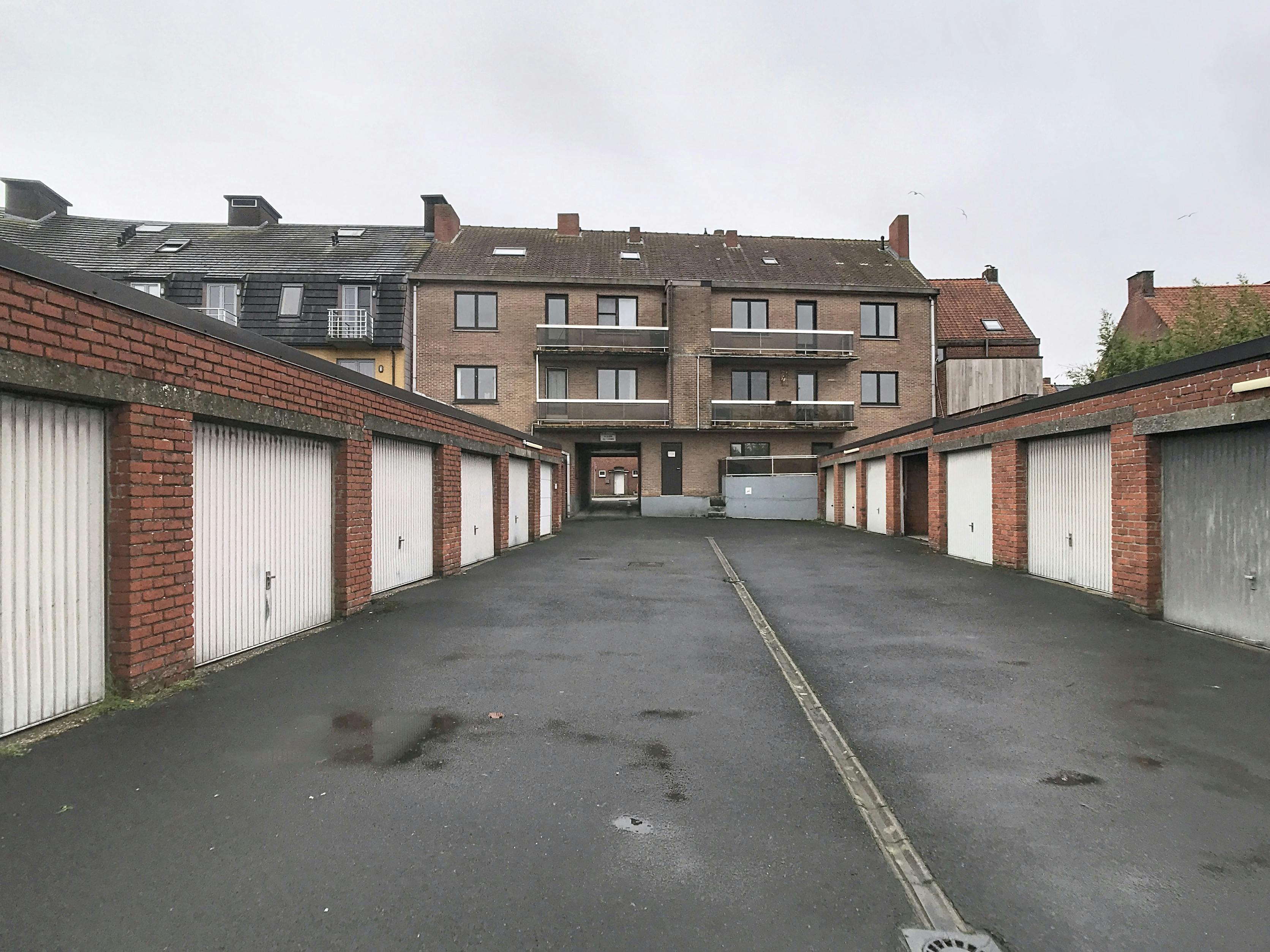 Garage te koop in Ieper op de Brugseweg foto 2