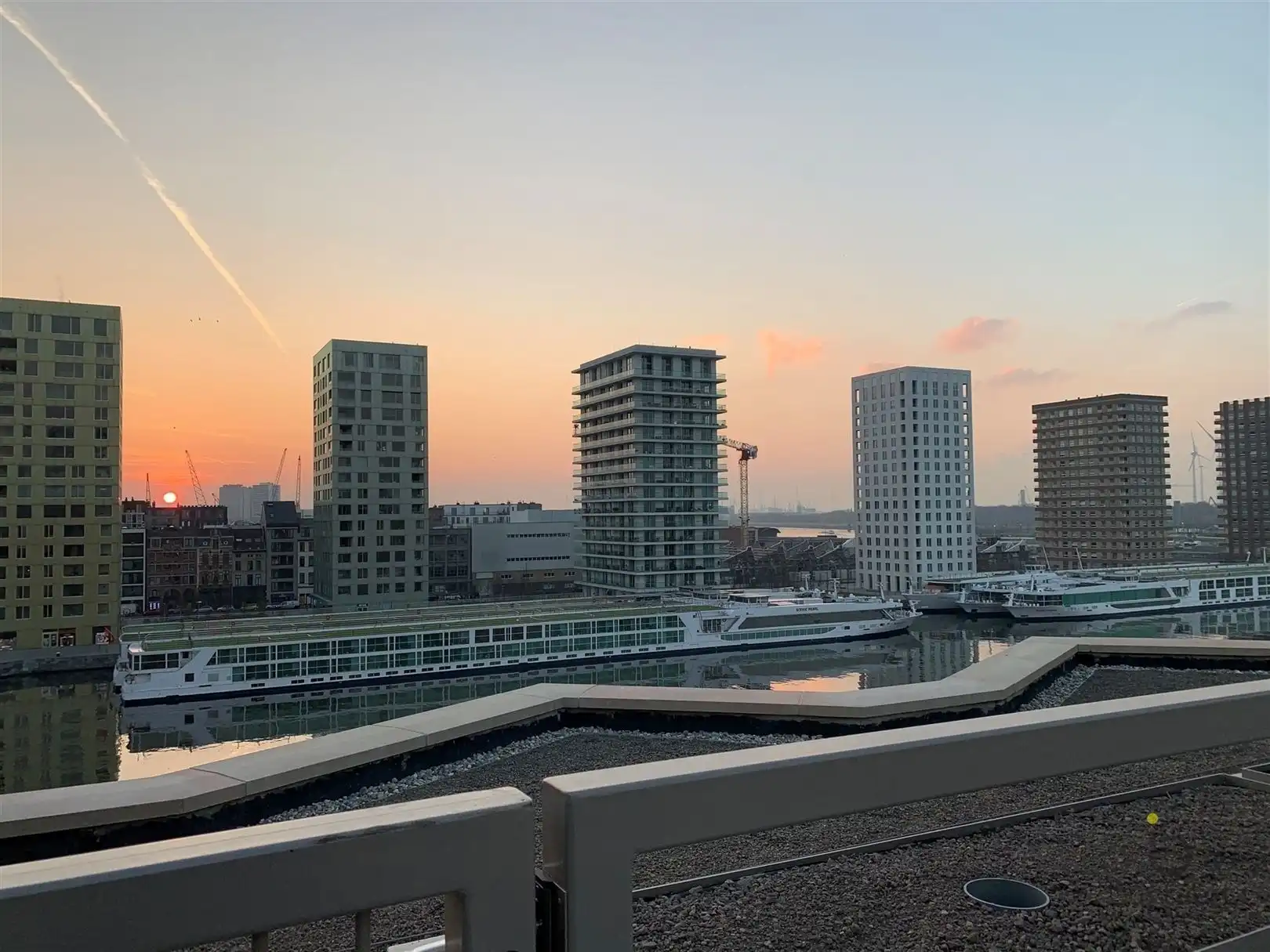 Schitterend appartement met zicht op de water! foto 24