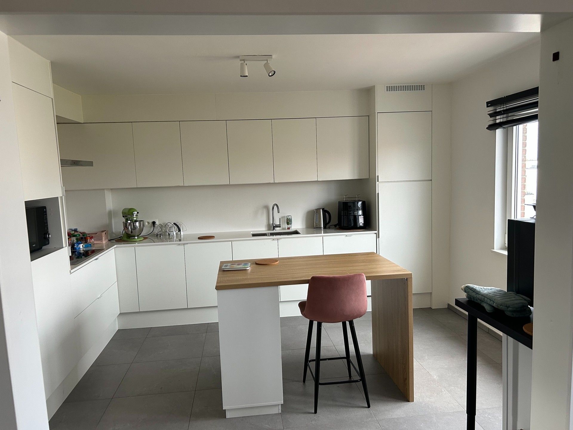 GERENOVEERD 2 SLP APPARTEMENT AAN STANDSRAND BILZEN foto 2