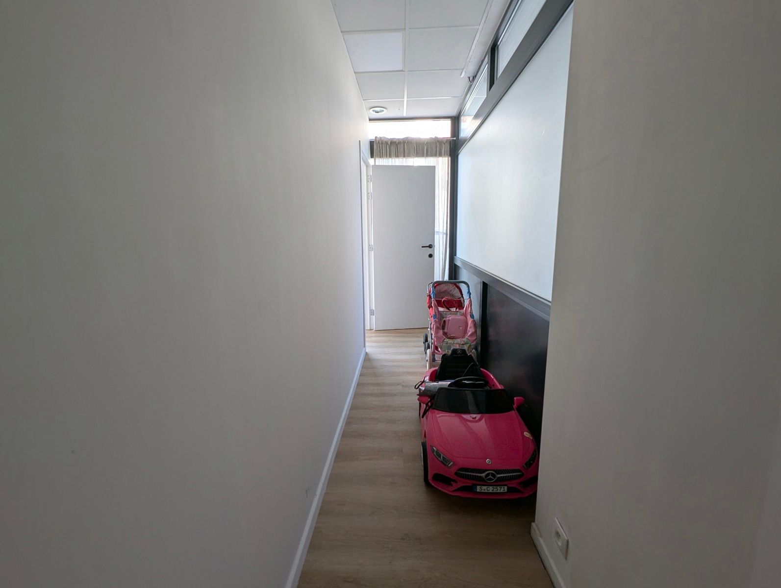 Instapklaar gelijkvloers appartement met 2 slaapkamers & polyvalente ruimte! foto 9