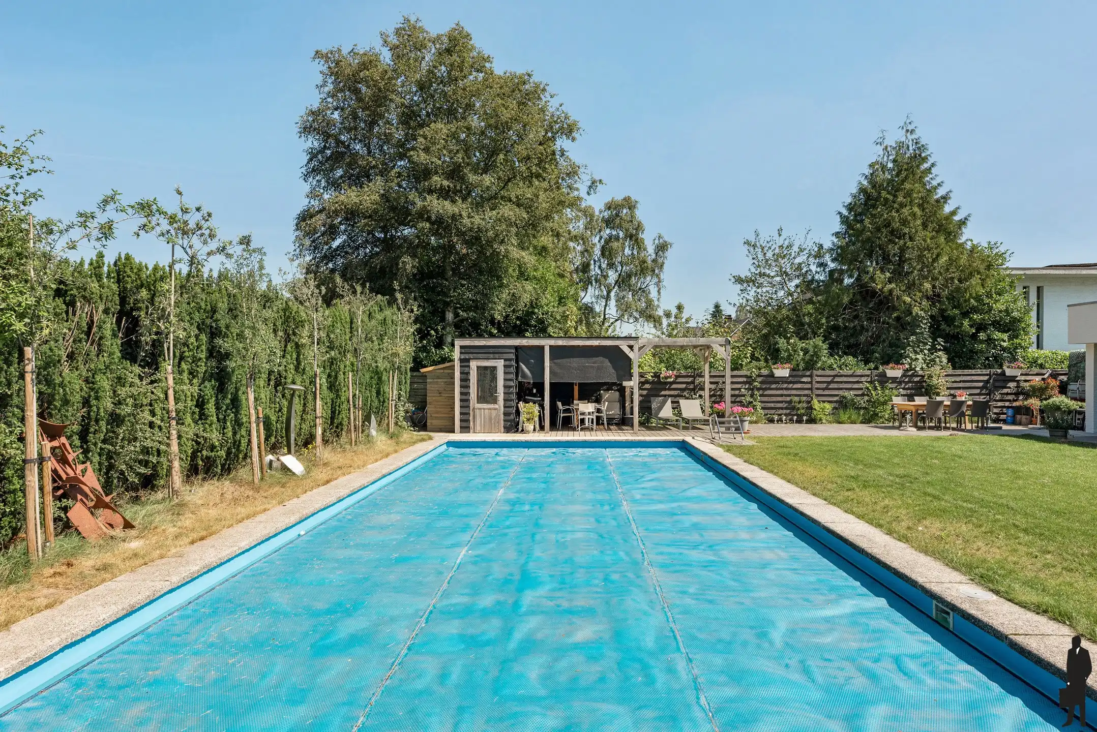 Architectenwoning met zwembad en praktijk/kantoor aan huis foto 25