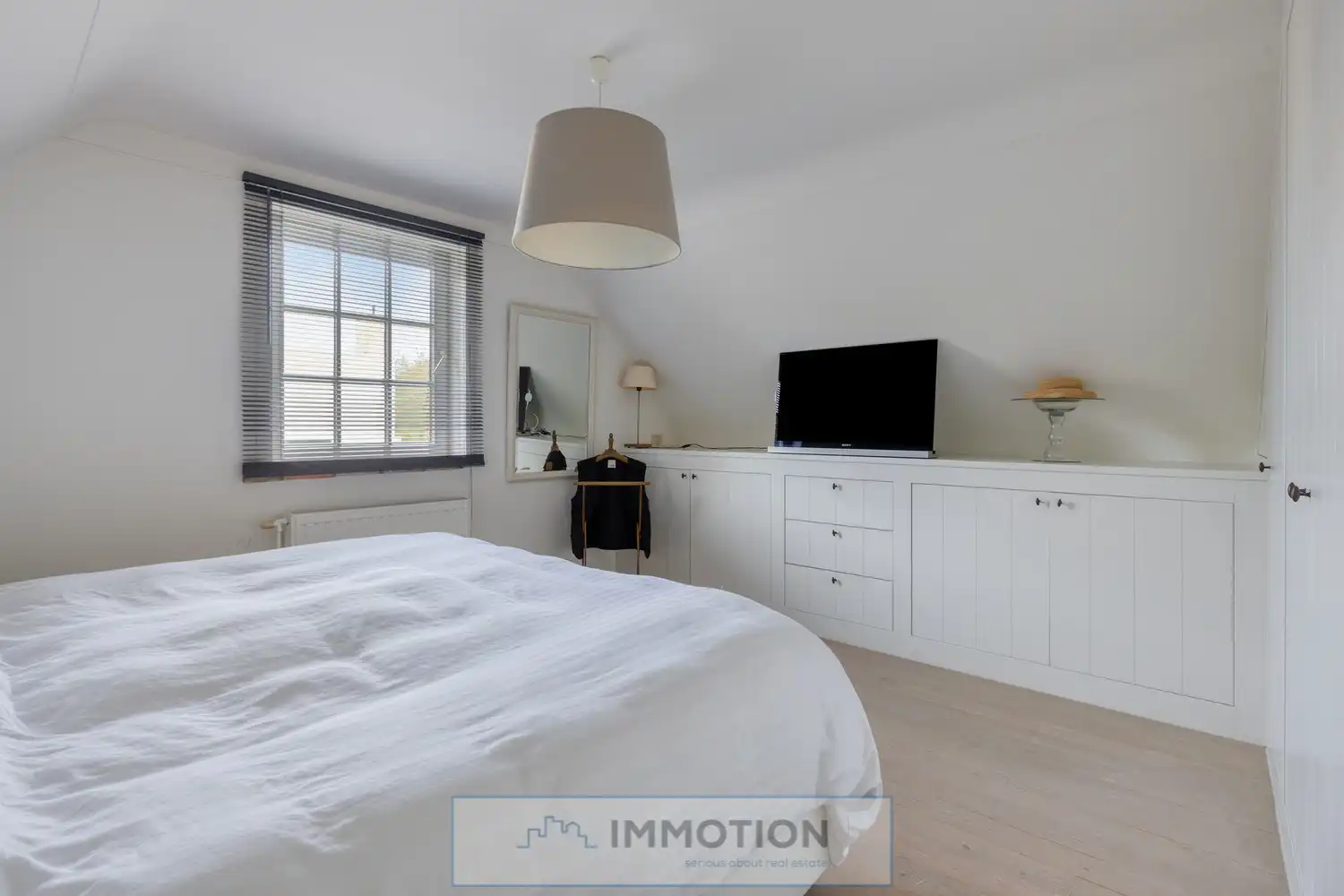 Ruime villa met 6 slaapkamers op mooi perceel in villawijk te Marke foto 17