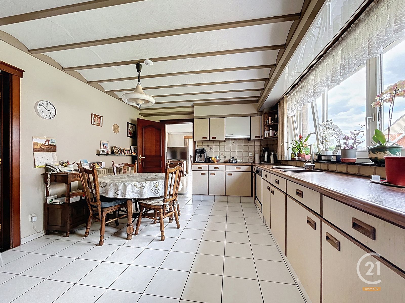 Degelijke en onderhouden gelijkvloerse woning met werkhuis foto 12