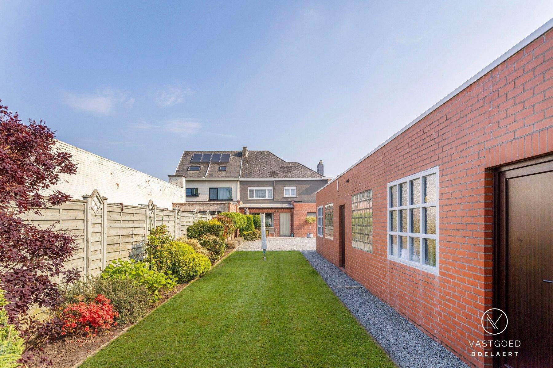 Gezinswoning met dubbele garage, 3 slaapkamers en grote tuin te Nieuwerkerken foto 21