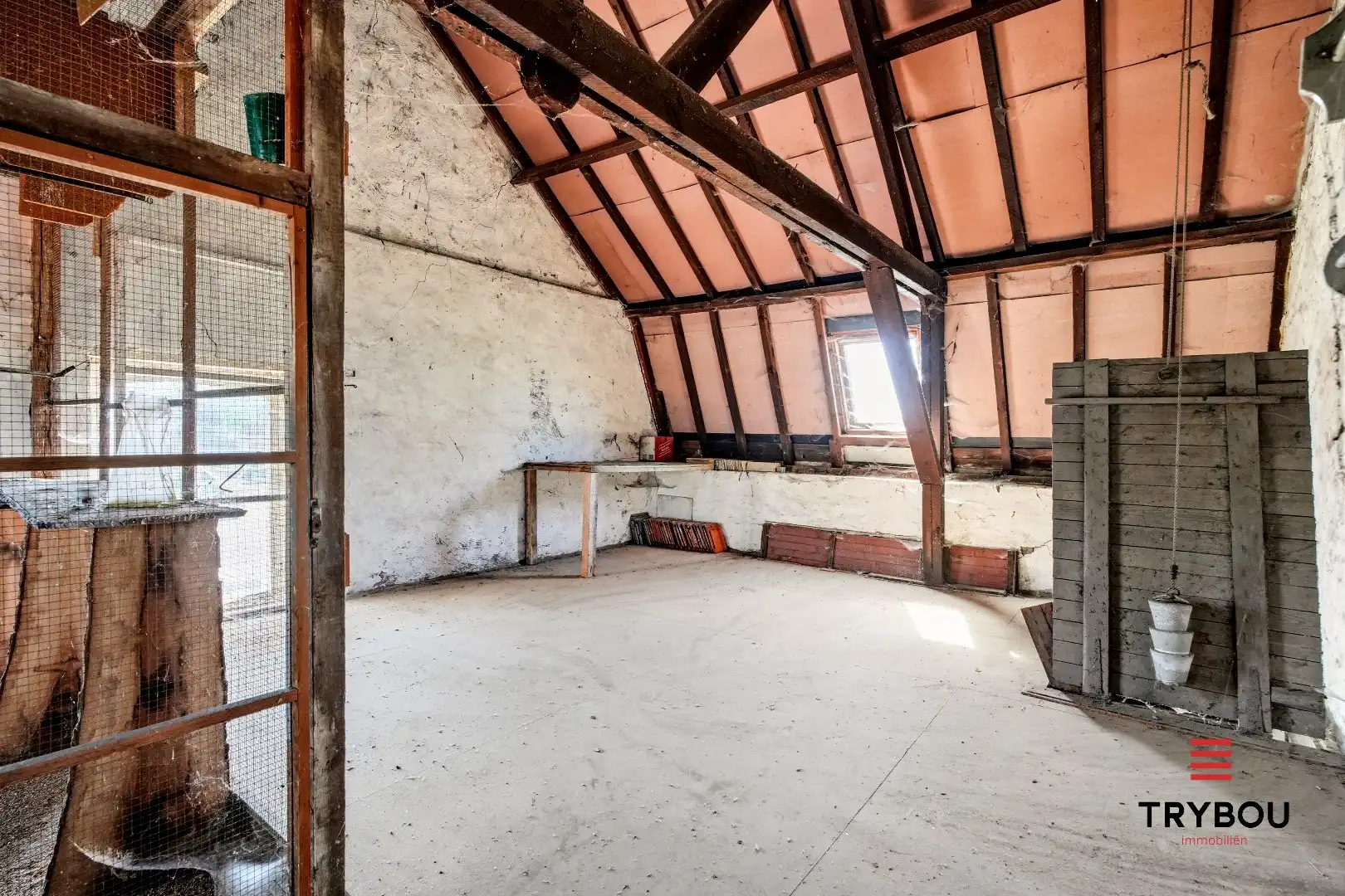 Te renoveren ruime halfopen bebouwing op een perceel van 1491m² met 7 slaapkamers! foto 16