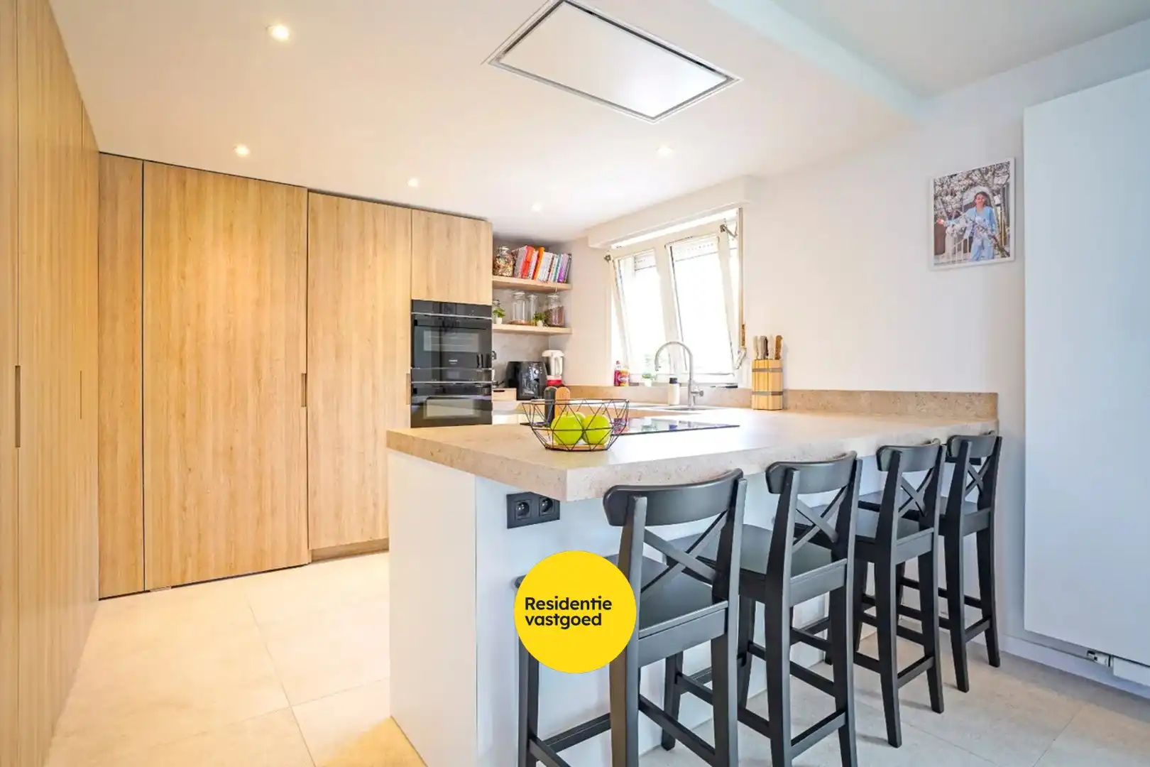 Gerenoveerde alleenstaande woning op 637m² te Veurne! foto 5