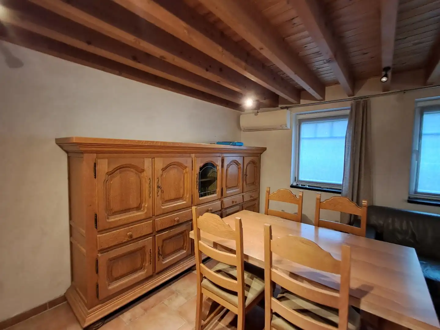 Knusse woning, centraal gelegen te Oedelem. foto 3