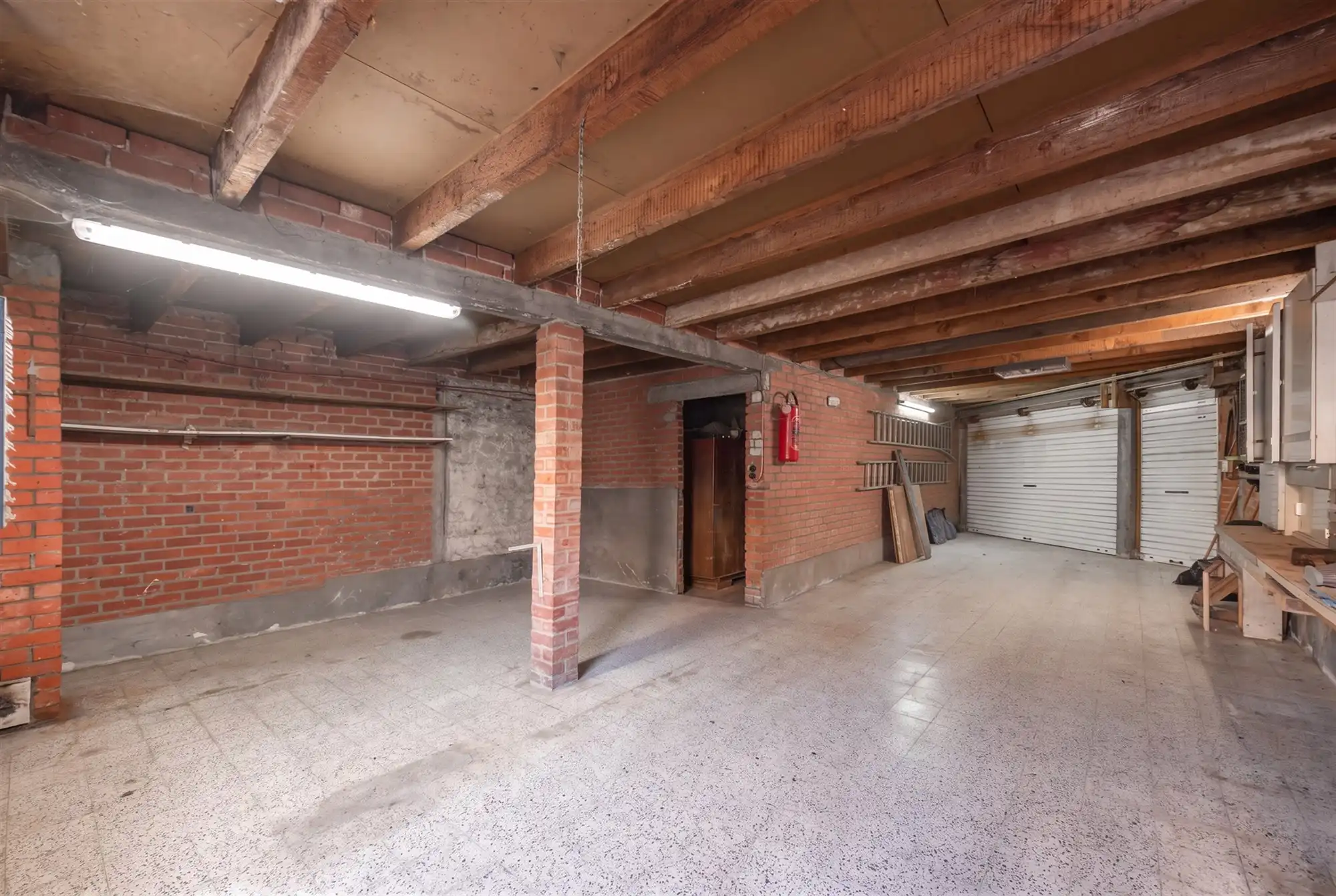 Rijwoning met 2 garages foto 12