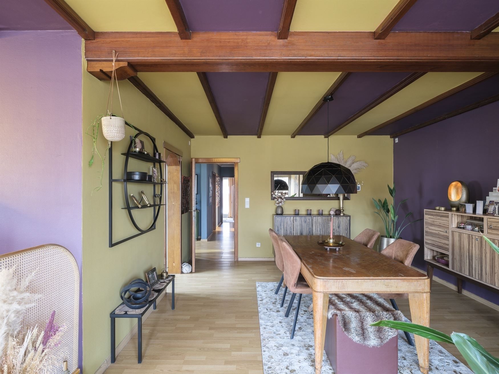 Op te frissen '70s woning met bijgebouwtje foto 3