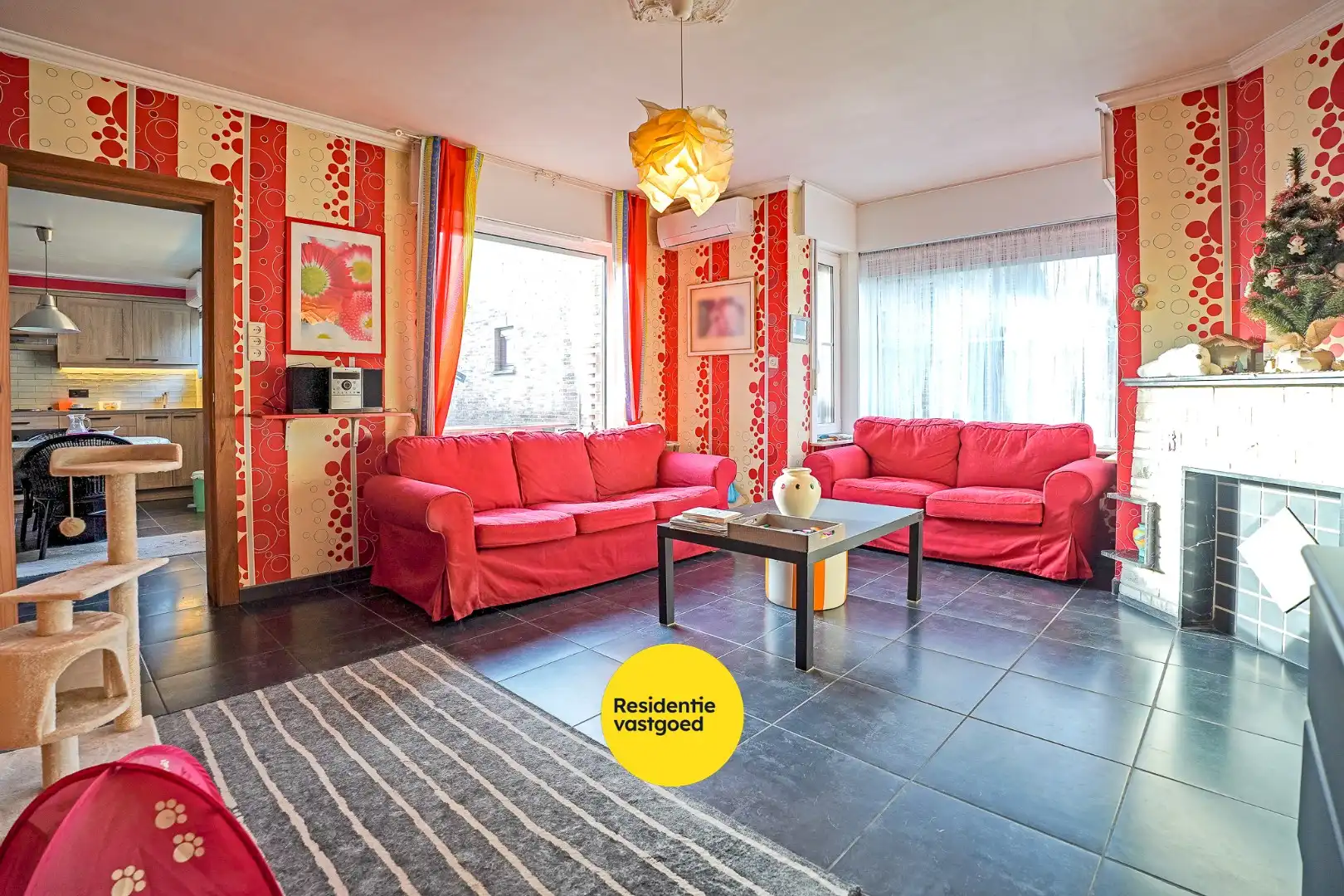 Alleenstaande woning met veel potentieel op 655m² te Houthulst. foto 2