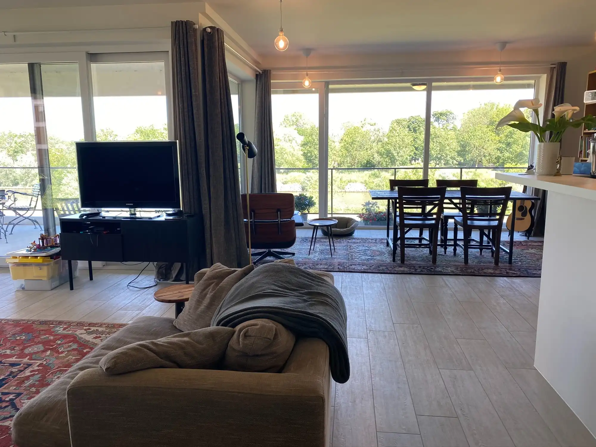 Mooi afgewerkt 3-slaapkamer appartement  op de eerste verdieping met prachtig Leiezicht | Leiestraat foto 3