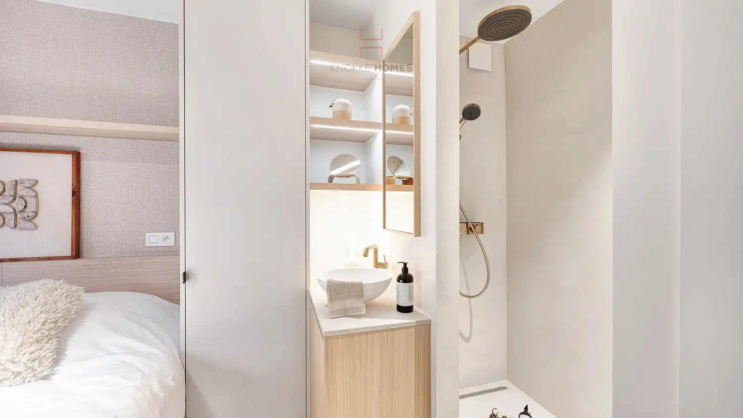 Stijlvol gerenoveerd appartement met zijdelings zeezicht in Duinbergen. foto 20