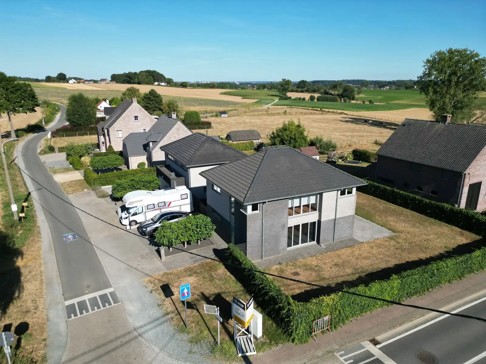 Ruime woning met 4 slaapkamers op landelijke ligging foto 27