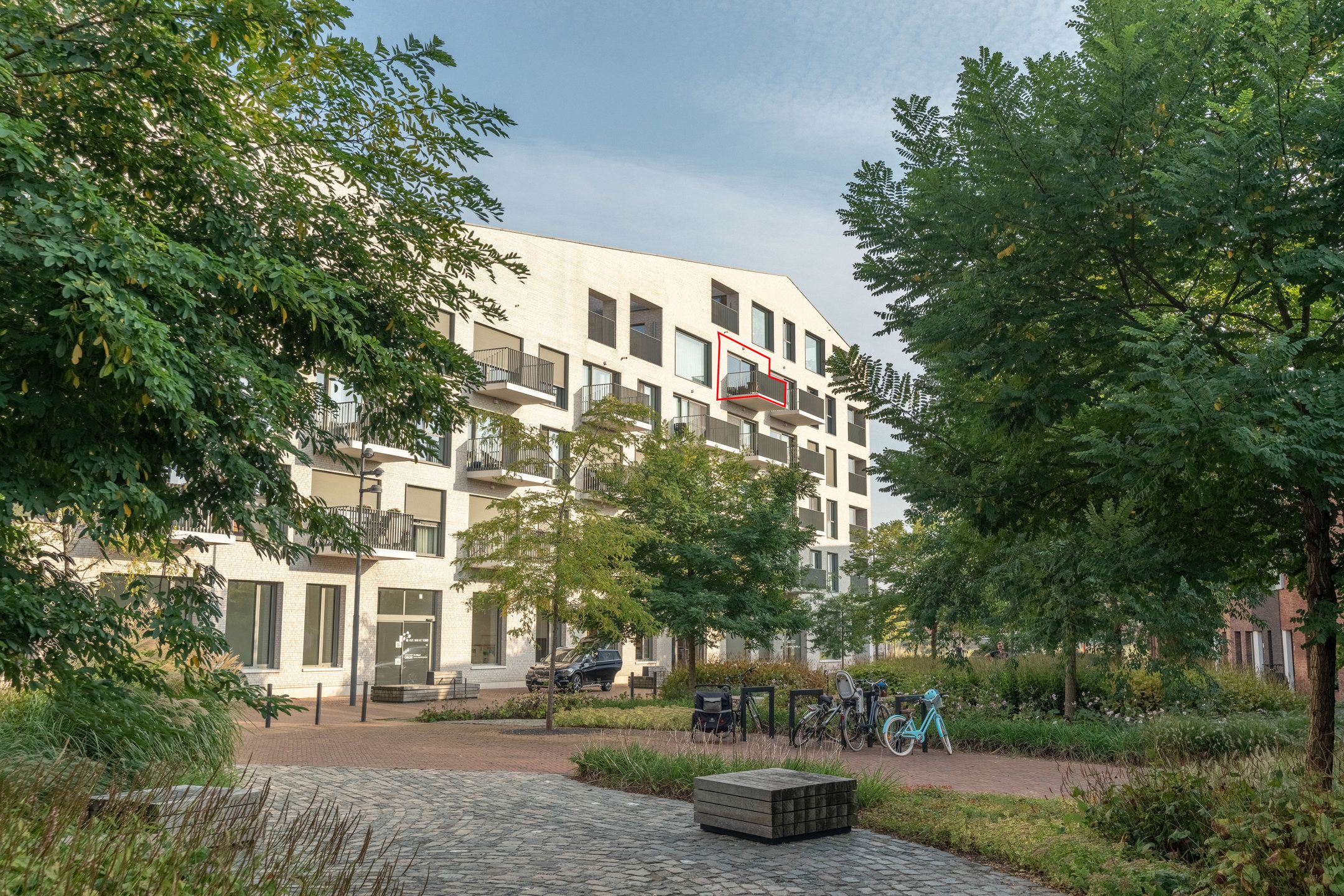 Knappe en gezellige studio met tof terras op de vierde verdieping foto 1