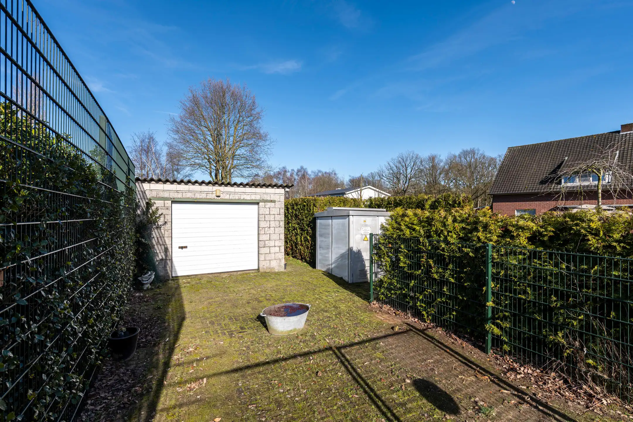 Vrijstaande woning met 4 slpk en 2 garages op 1.306m²  foto 18