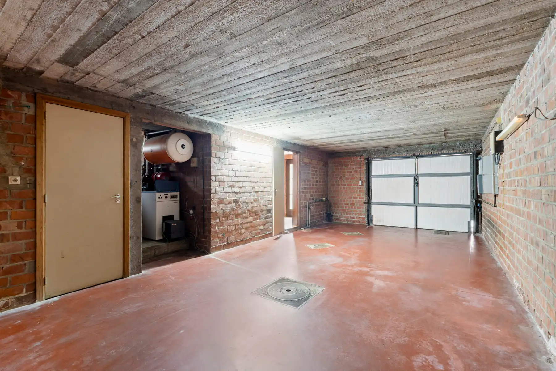 Ruime familiewoning (HOB) met garage en tuin! foto 4