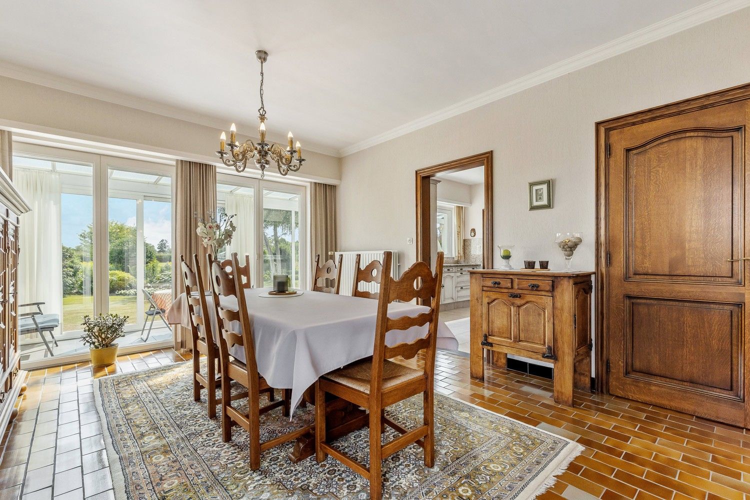 Perfect onderhouden woning met 4 Slpkrs op 1469m2 met zicht op de velden foto 8