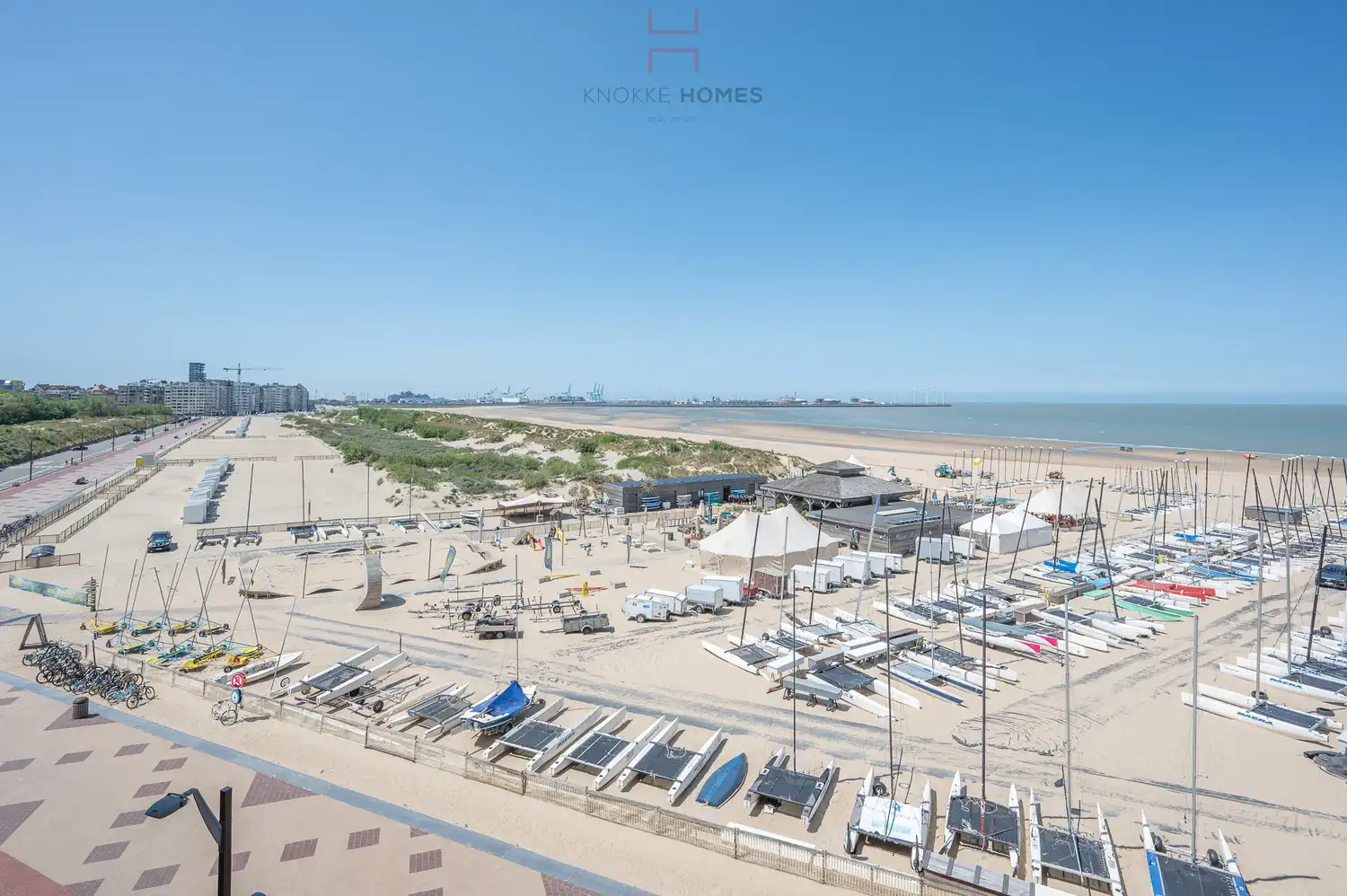 Prachtig gerenoveerd appartement met frontaal zeezicht in Duinbergen foto 3