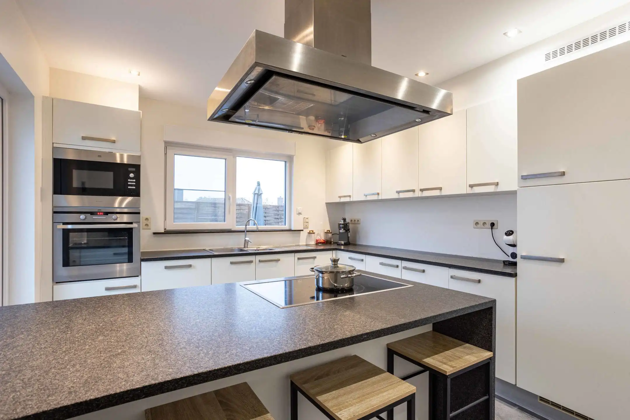 Alleenstaande villa met garage residentiële wijk te Ronse foto 10