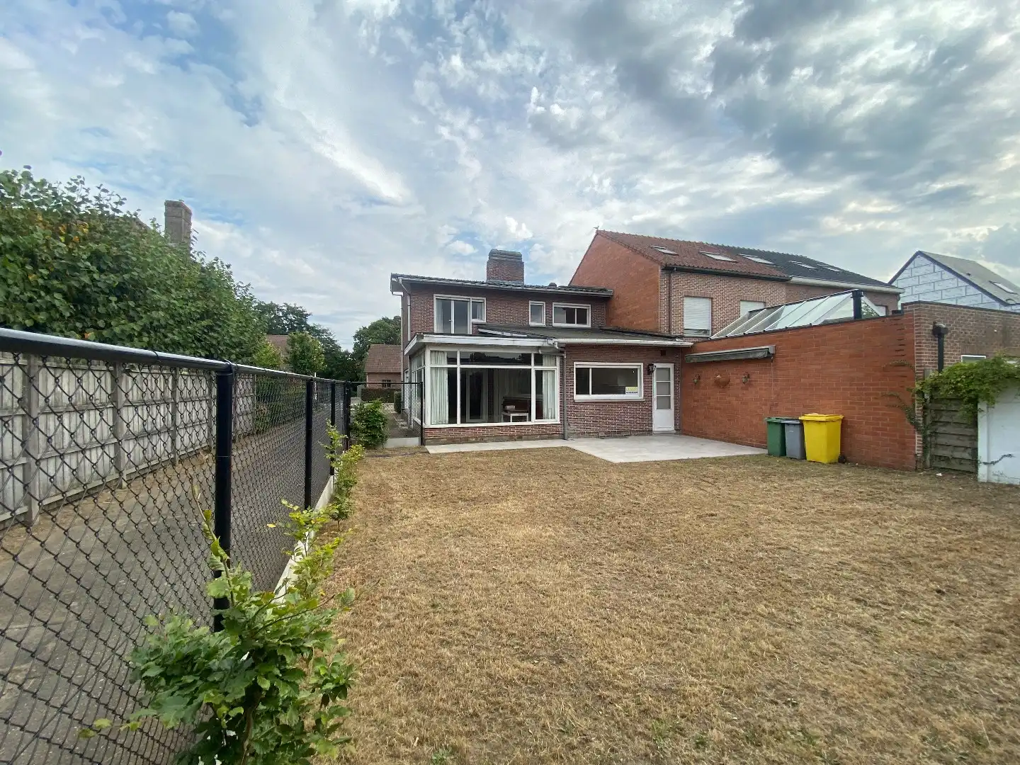 Ruime te renoveren gezinswoning met 4 slpks in het centrum van Herentals ! foto 2