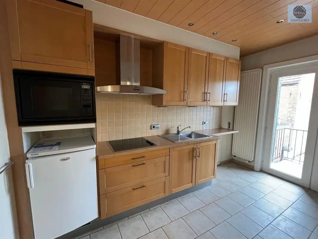 HANDELSHUIS EN APPARTEMENT MET 5 SLAAPKAMERS foto 5