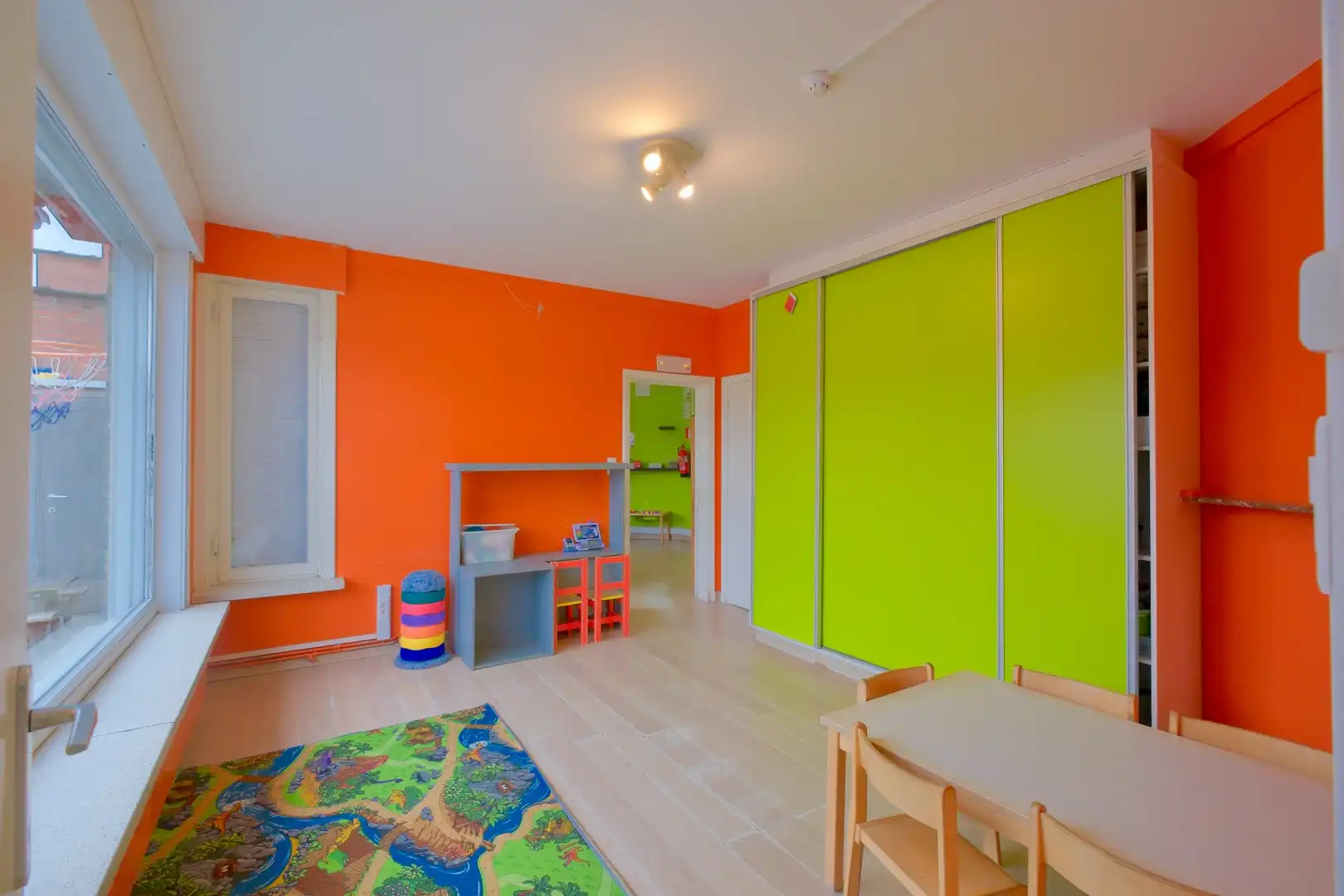 Torhout – Ruim handelspand/woning met 4 slpks en garage op 385 m² foto 10