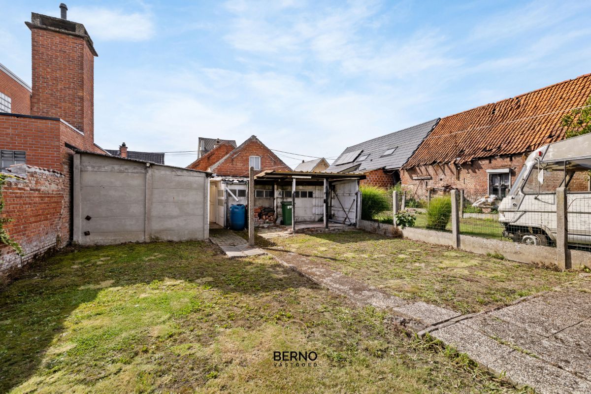 Rustig gelegen woning met garage en tuin. foto 16